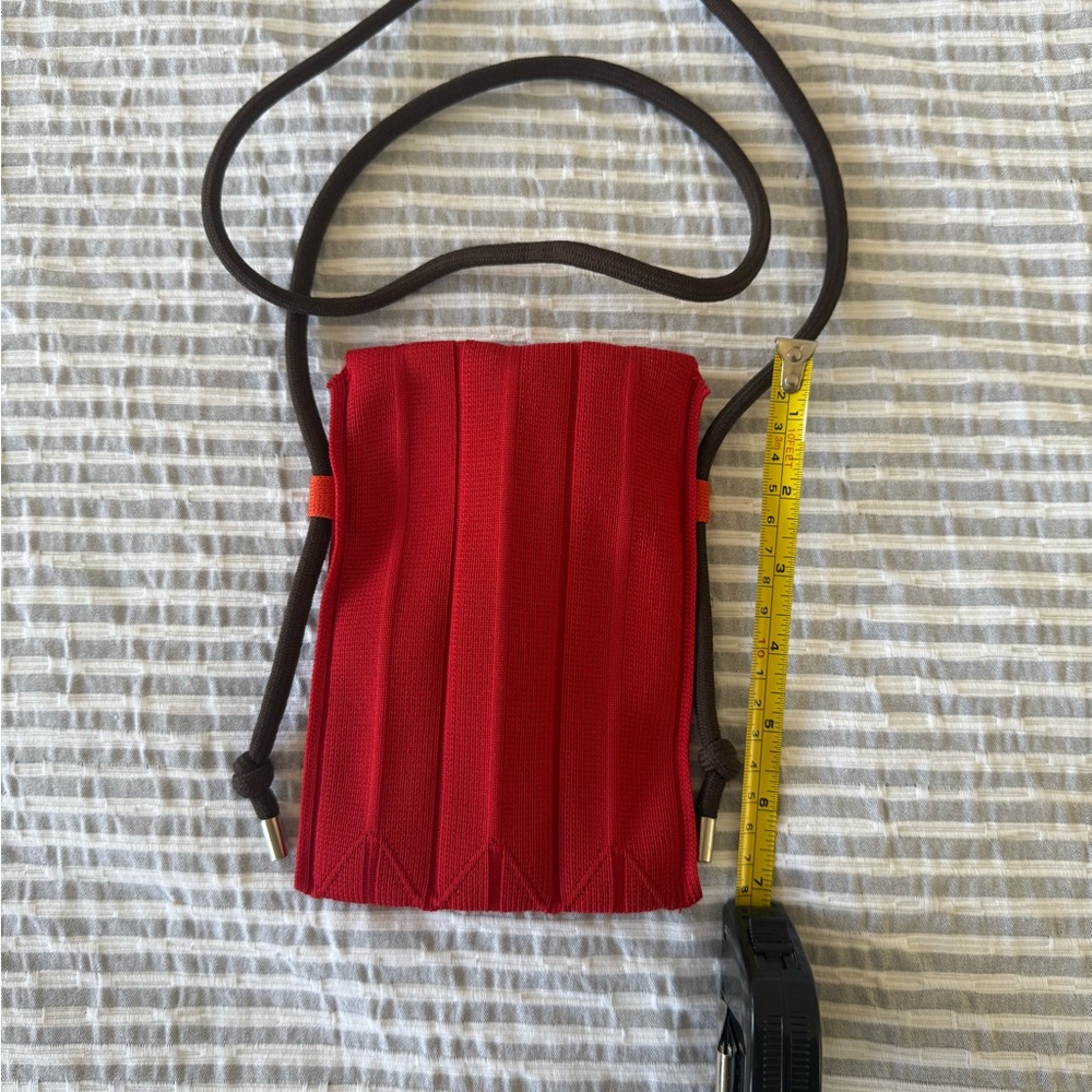 MADE IN SPAIN - Red Pleated Crossbody Bag - Picture 4 of 4